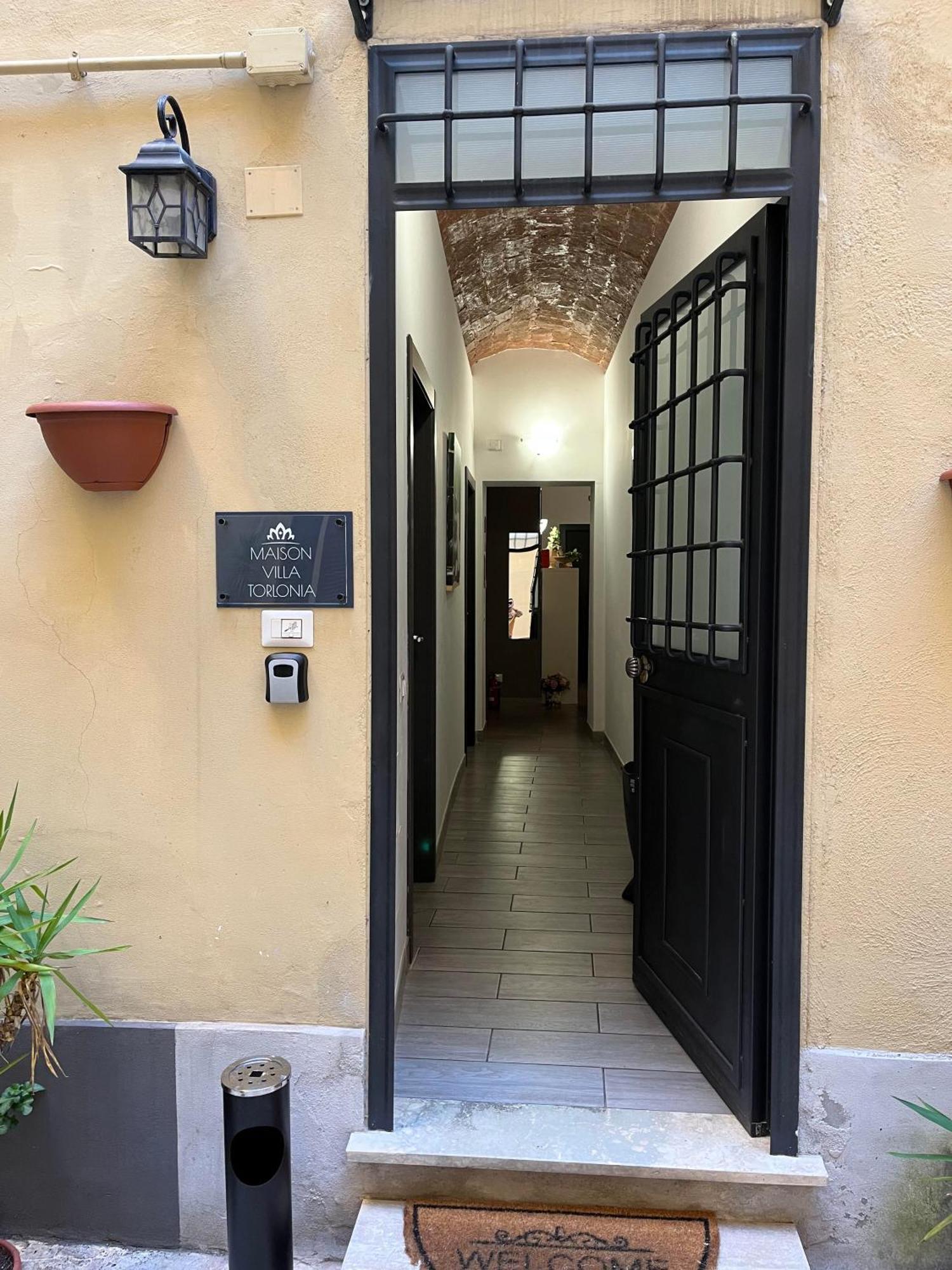 Etruska Porta Pia Guesthouse Rom Exteriör bild