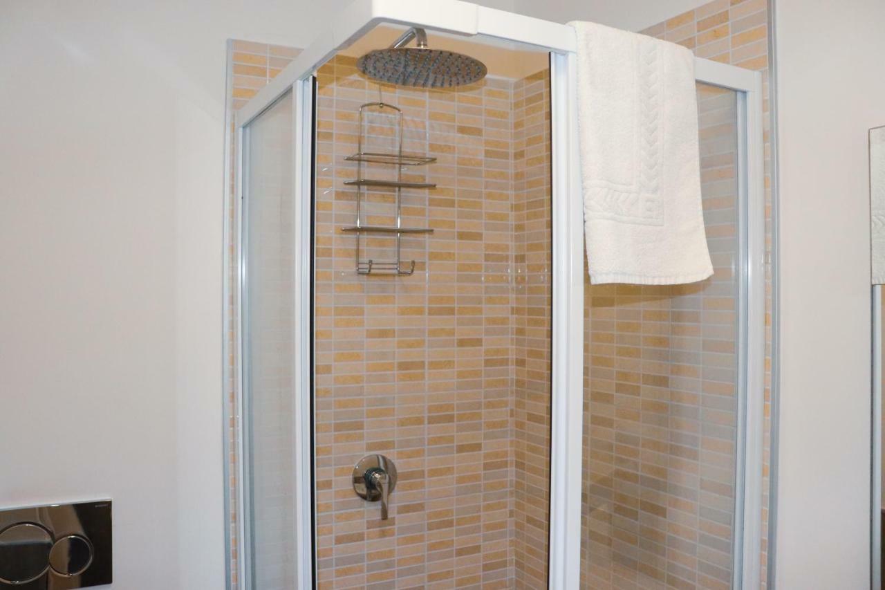 Etruska Porta Pia Guesthouse Rom Exteriör bild